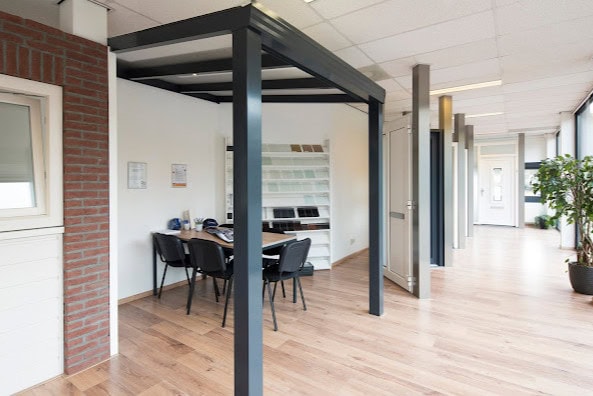 Kozion Eindhoven terrasoverkapping voorbeeld in showroom